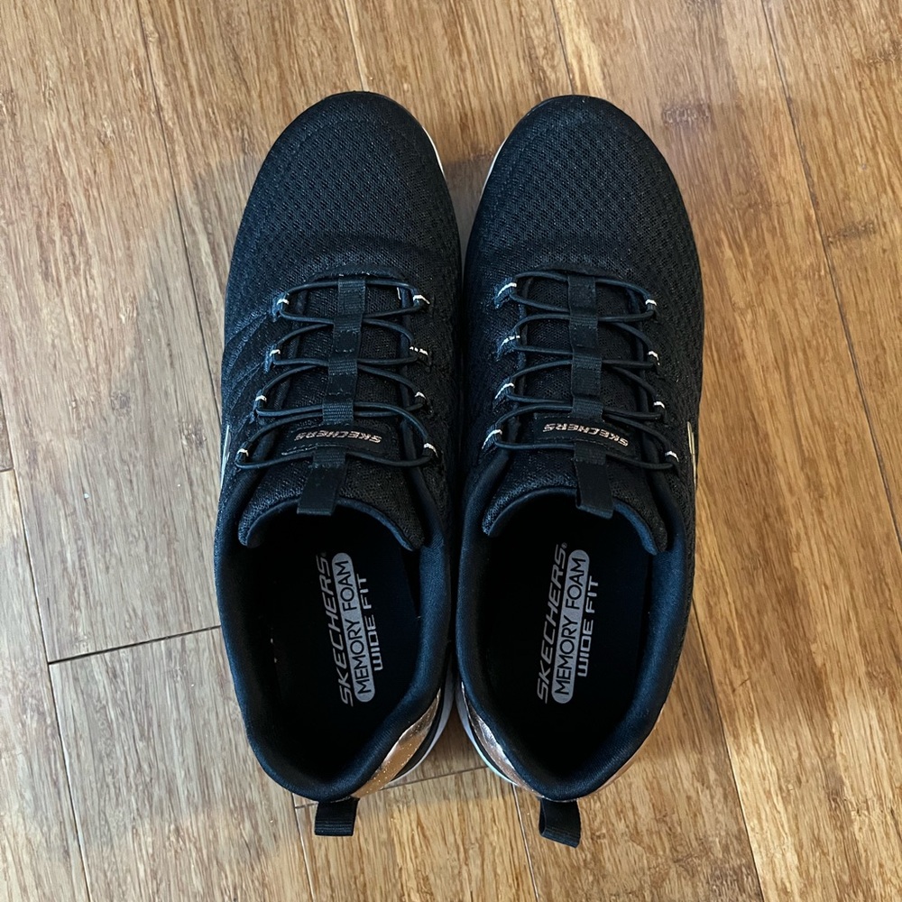 Skechers Women’s Black Rose Gold Sneakers Size 10